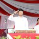 Jadi Inspektur Upacara HUT ke-81 RI, Amsakar Pimpin Pengibaran dan Li Claudia Penurunan Bendera