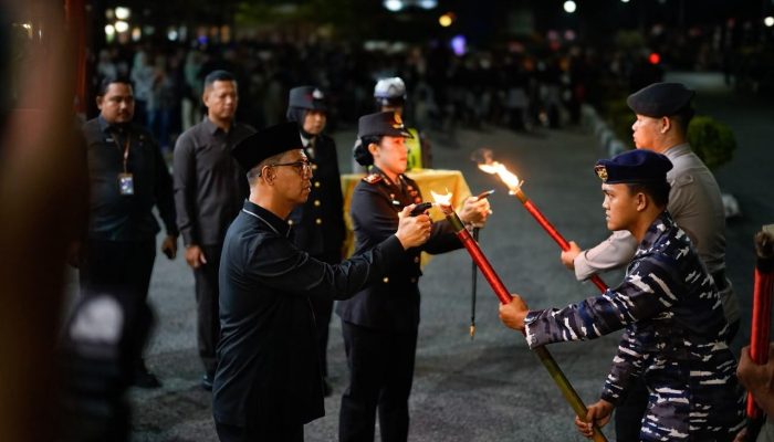 Pawai Obor, Bupati Karimun Serukan Persatuan