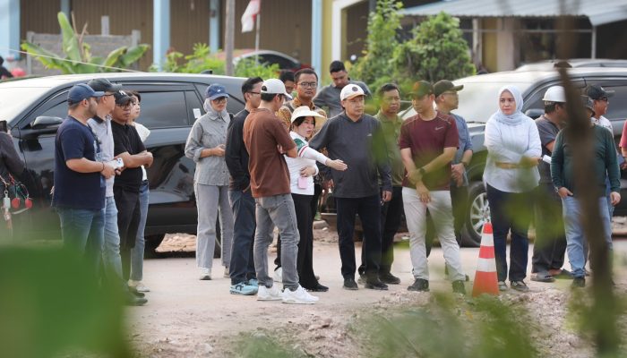 Li Claudia Tinjau Drainase dan PJU, Penanganan Banjir hingga Penerangan Jalan Digesa
