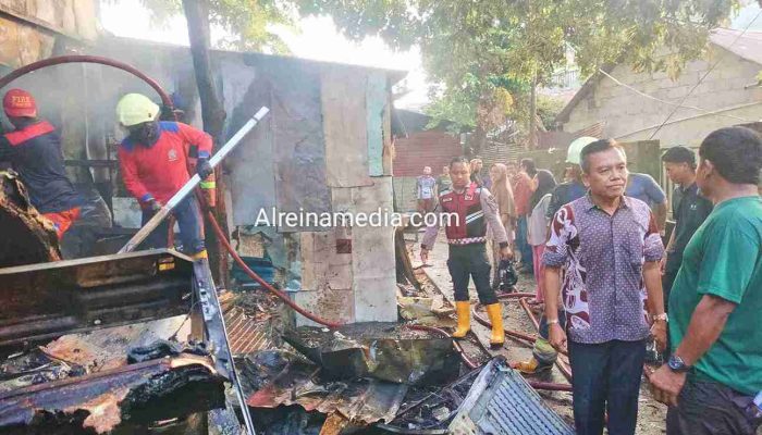 Kronologis Api Jilat Gudang Elektronik di Pasar Berdikari Kijang