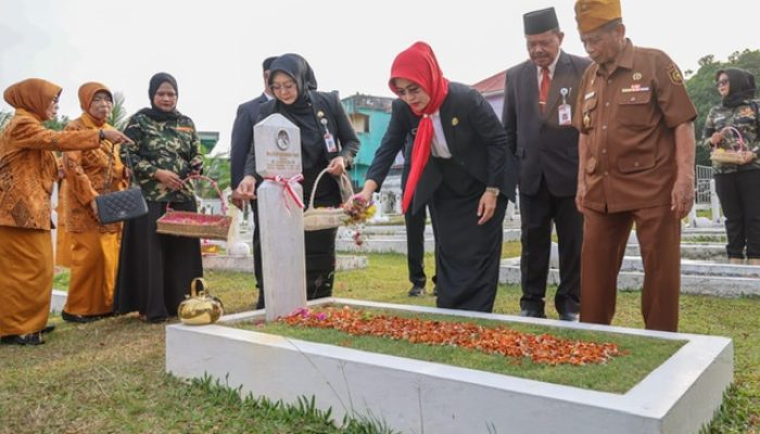 Pemprov Kepri Khidmat Peringati Hari Veteran Nasional Lewat Upacara dan Tabur Bunga
